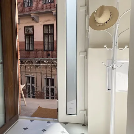 Pearl In Palace District Apartment Budapest