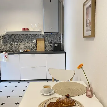 Pearl In Palace District Apartment Budapest